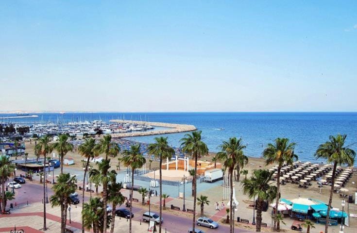 Paradise by the Sea Apartment in Larnaca