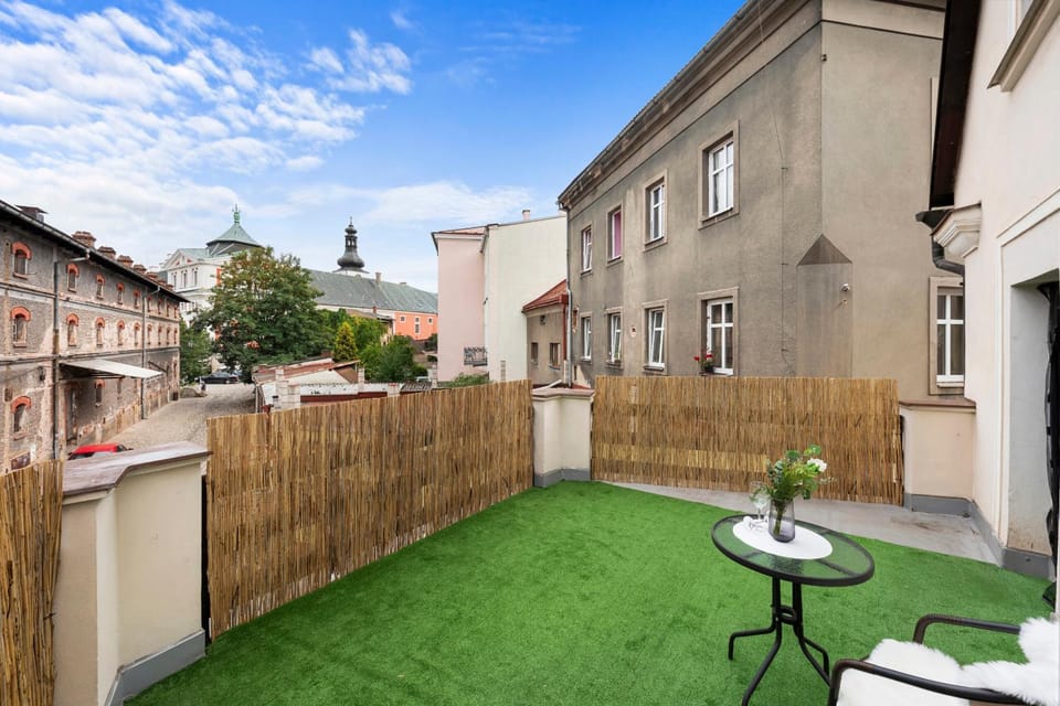 Property building, Day