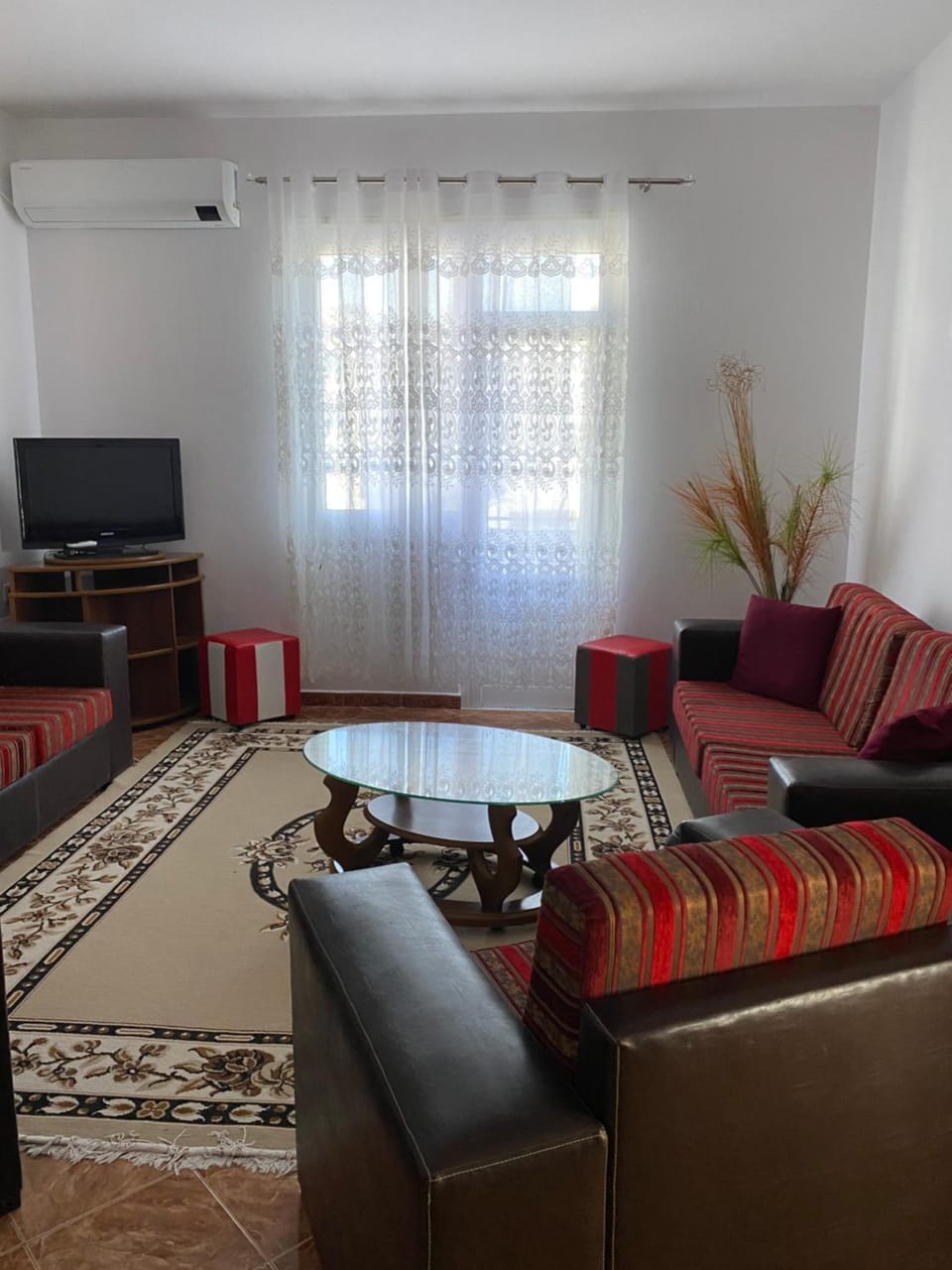 Communal lounge/ TV room, TV and multimedia, Living room, Seating area, Evening entertainment
