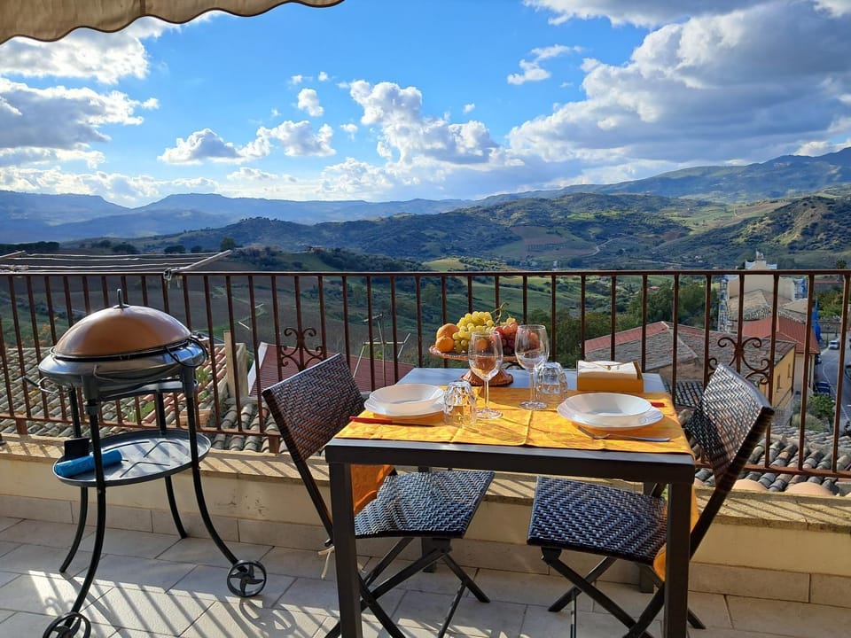 Natural landscape, View (from property/room), Balcony/Terrace, Mountain view
