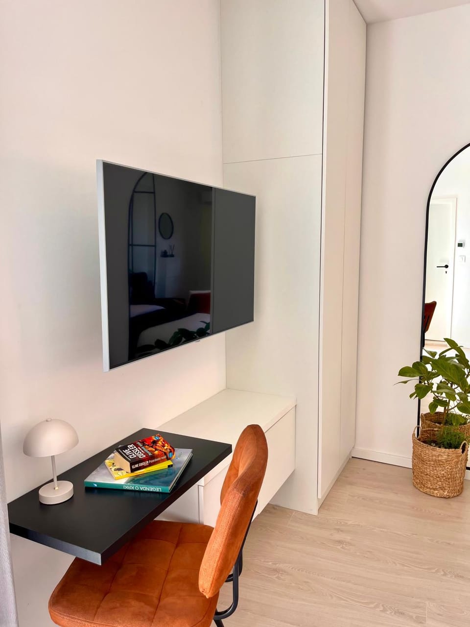 TV and multimedia, Seating area