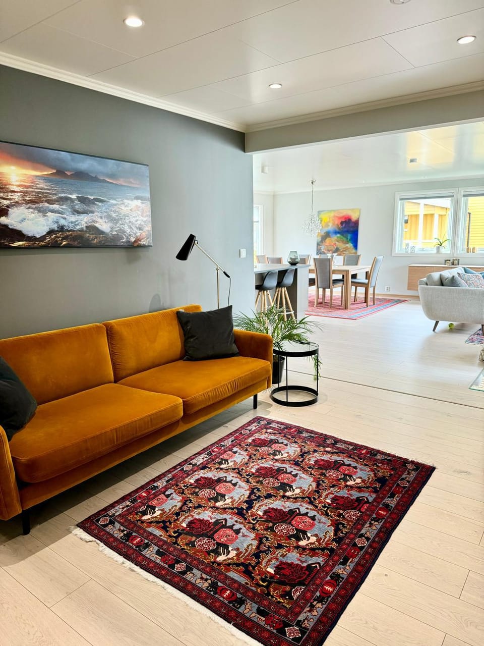 Living room, Seating area