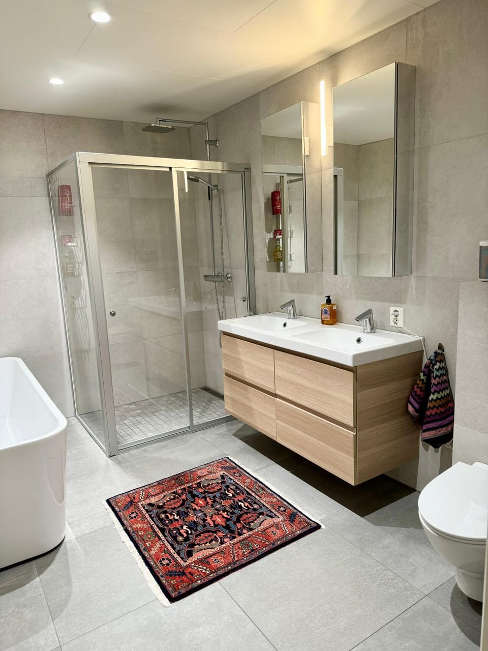 Shower, Bathroom, towels