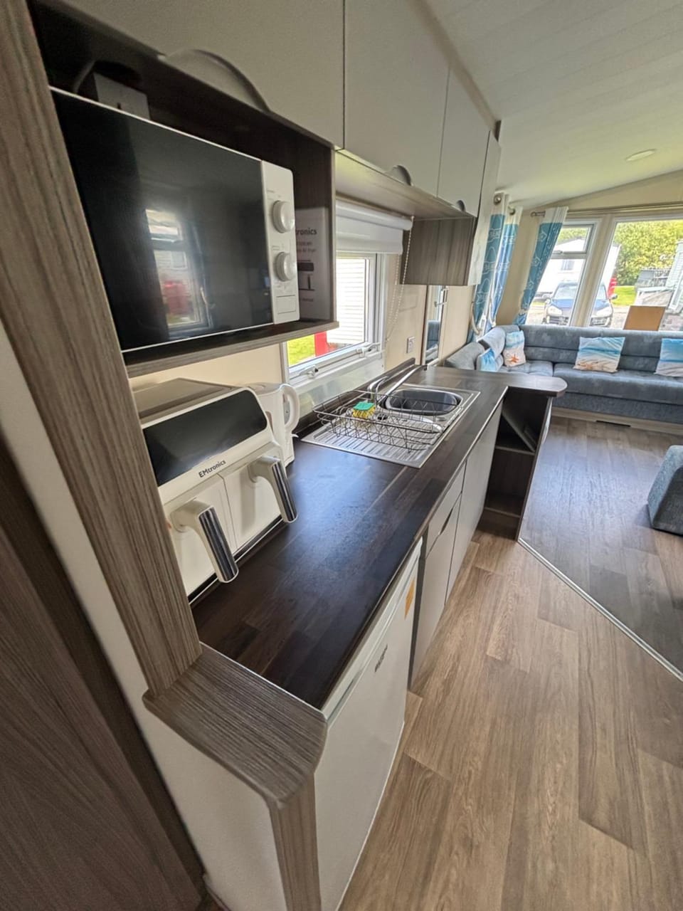 Coastal 3 bed static caravan in Clarach Bay Pet Friendly Swift Burgundy House in Tirymynach
