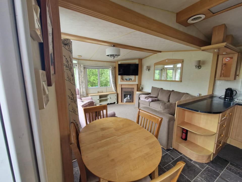 Discover Serenity in Our 3-Bed Static Caravan at Clarach Bay Holiday Village! House in Tirymynach