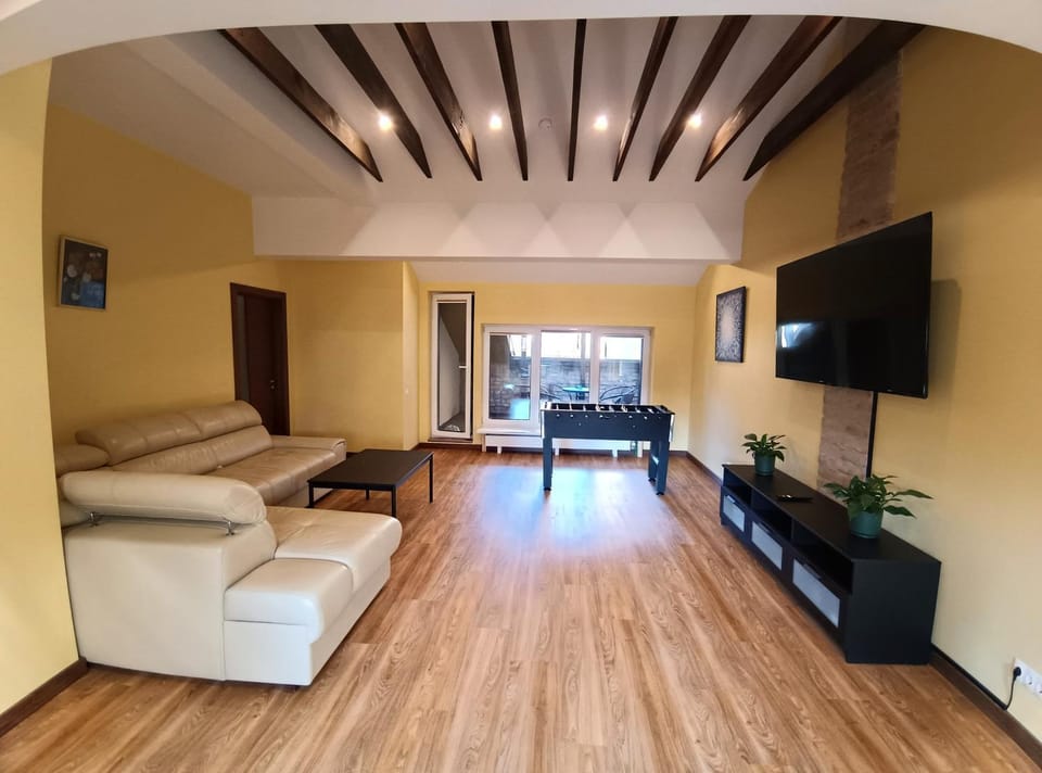 Game Room, TV and multimedia, Living room, Seating area