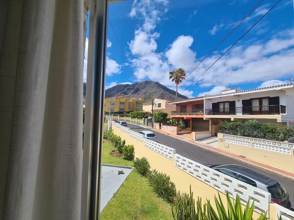 Property building, Day, Natural landscape, Mountain view