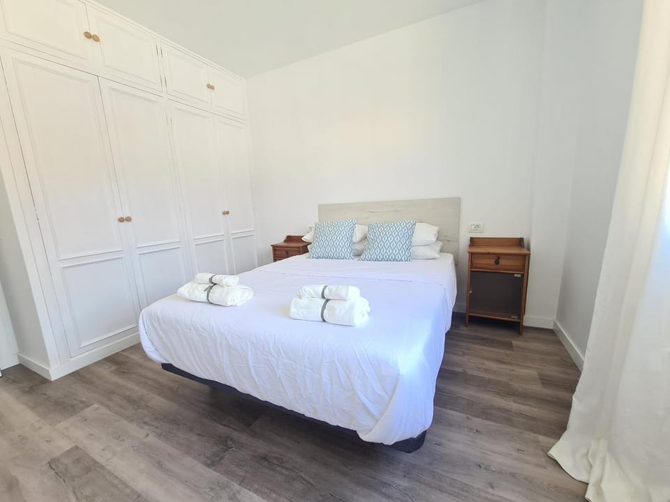 Bed, Photo of the whole room, Bedroom, towels, wardrobe