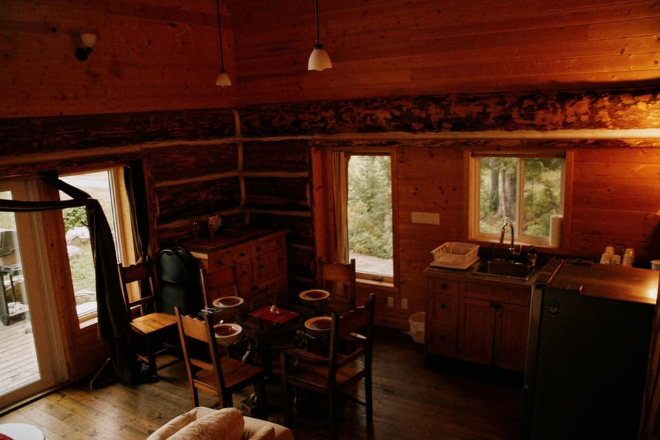 Dining area, kitchen
