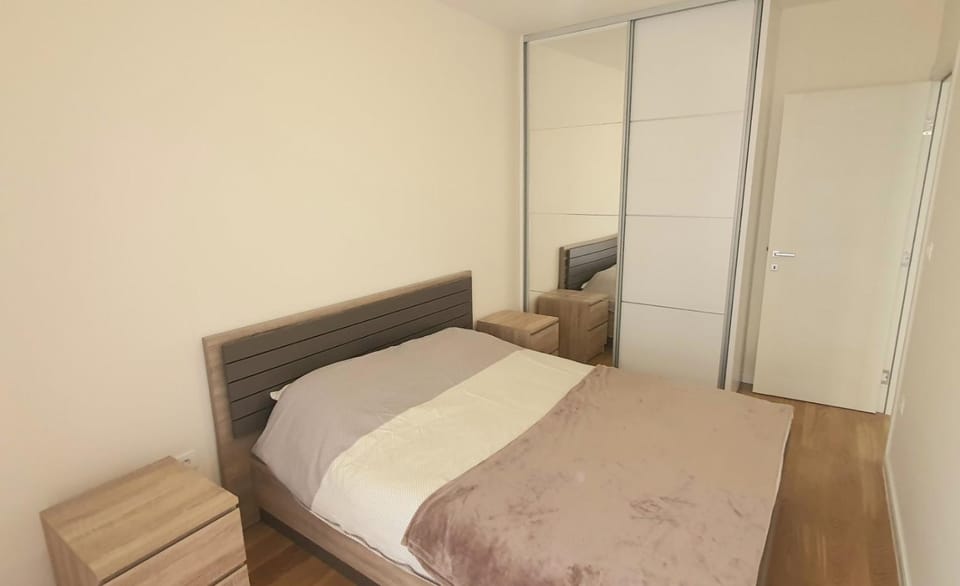 Photo of the whole room, wardrobe