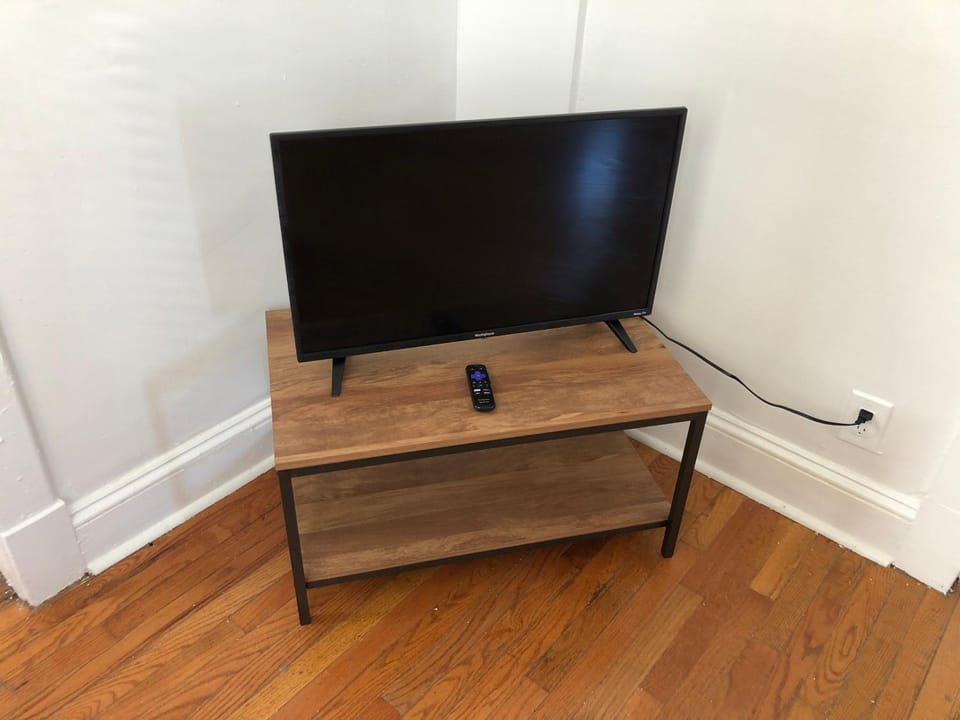 Private 2 bedroom and 1 bathroom house in a quiet area and convenient to NYC bus and train, MetLife Stadium FIFA World Cup 35 minutes away Apartment in Woodbridge Township