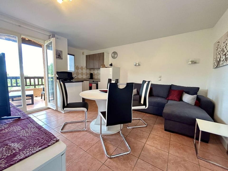 Les Issambres 3 pièces, 4 pers, piscine, clim, parking - FR-1-226-548 Apartment in Sainte-Maxime