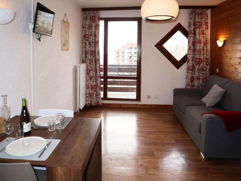 Coquet studio 2 pers au cœur des Orres 1650 - FR-1-322-628 Apartment in Provence-Alpes-Côte d'Azur