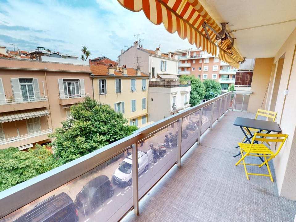 Superbe 3P avec Terrasse, Plein Centre de Menton, Proche Mer et Commerces - FR-1-196-358 Apartment in Menton