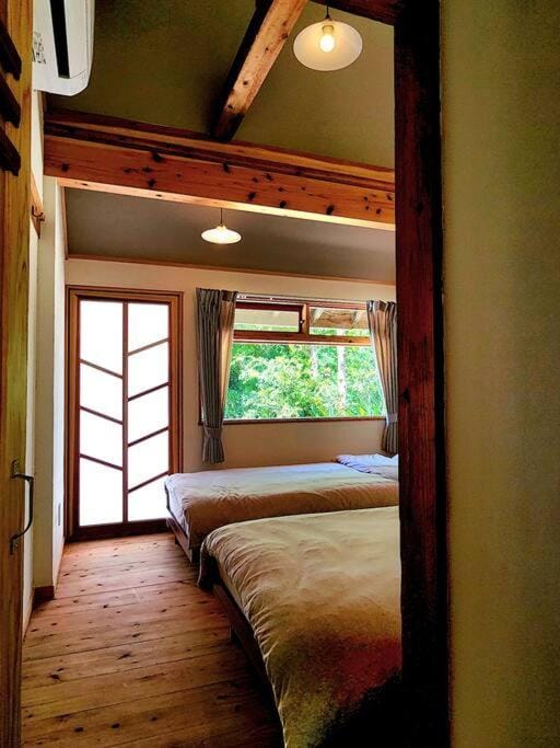 新旧が出会うデザイナーズハウスー琉球古民家 蒼 Apartment in Okinawa Prefecture