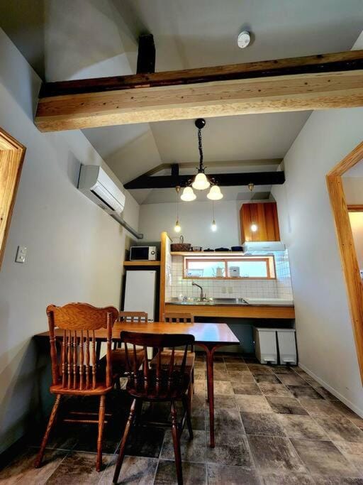新旧が出会うデザイナーズハウスー琉球古民家 蒼 Apartment in Okinawa Prefecture