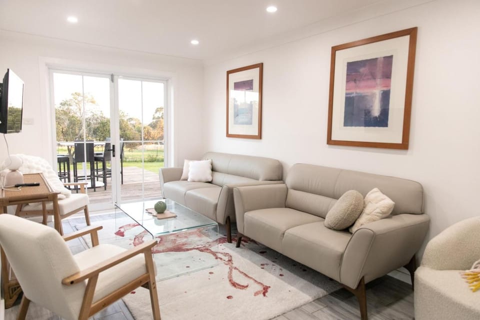 Heart of Lovedale House in Keinbah