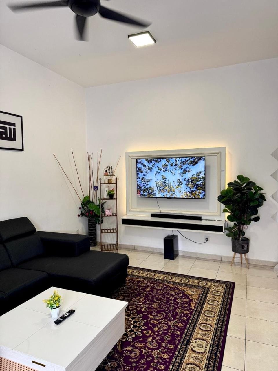Communal lounge/ TV room, Living room, Seating area