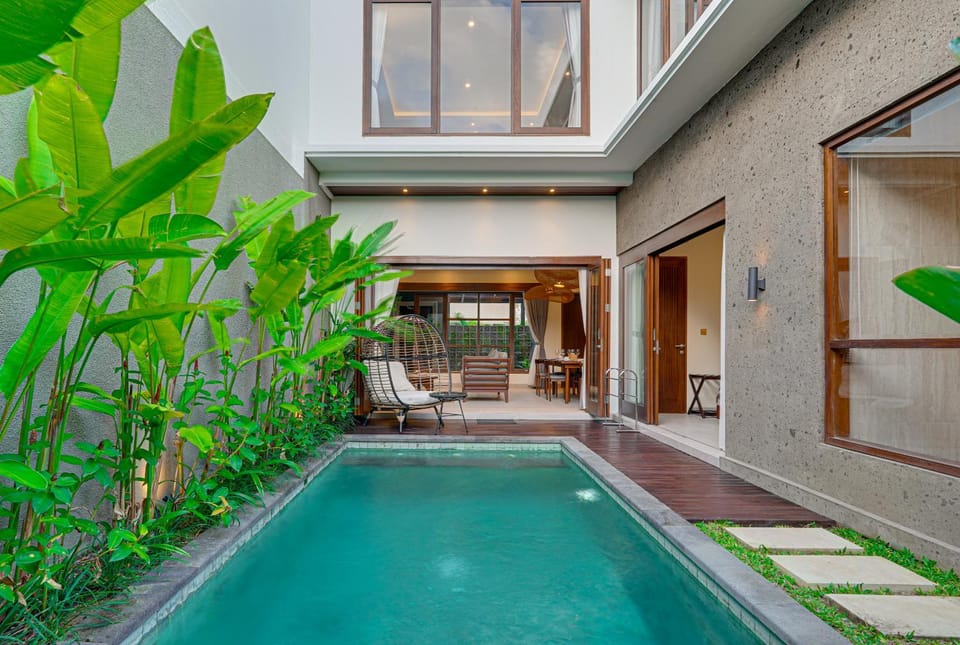 Property building, Swimming pool