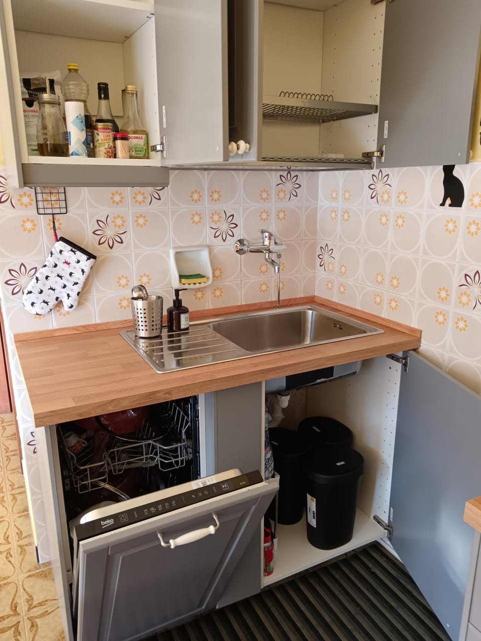 Coffee/tea facilities, Kitchen or kitchenette, dishwasher