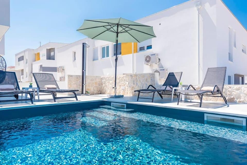 Sunset mood modern ap with a pool for 6 Apartment in Novalja