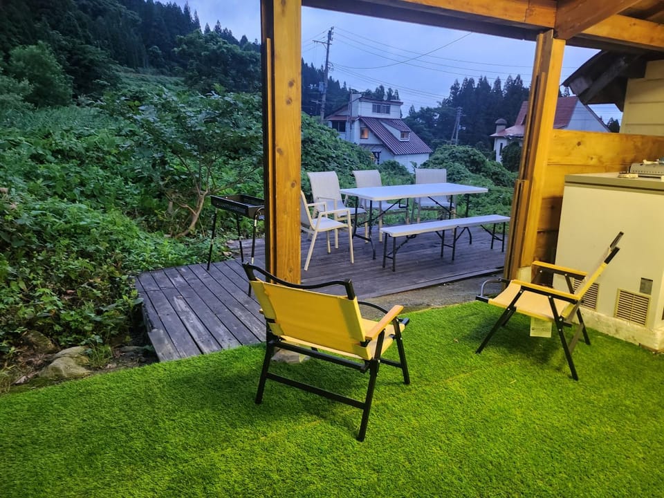 BBQ facilities, Balcony/Terrace, Garden view
