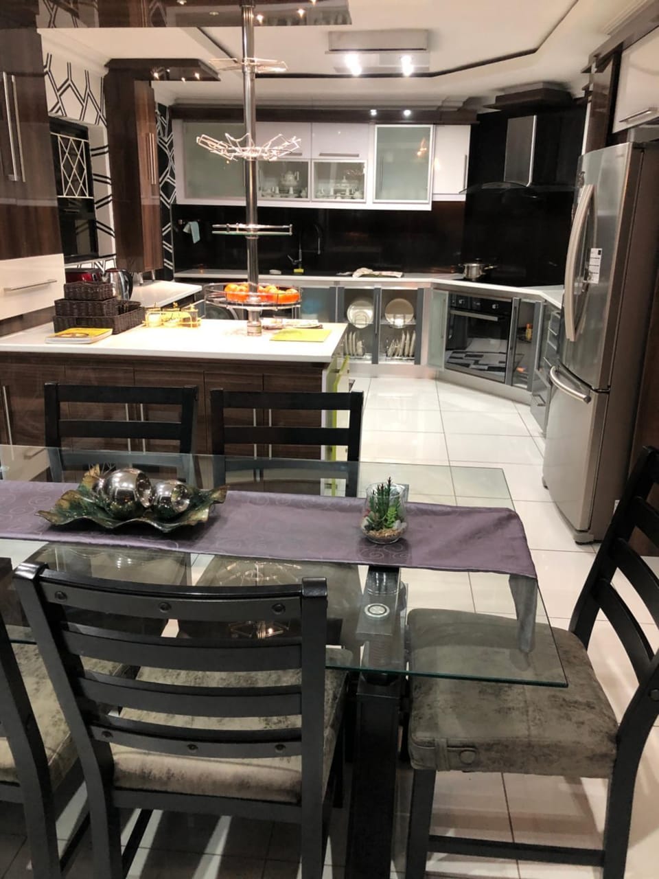 Kitchen or kitchenette, Food and drinks