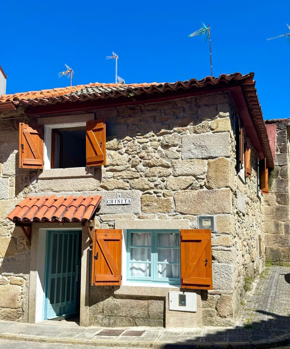 Property building, Facade/entrance, Off site