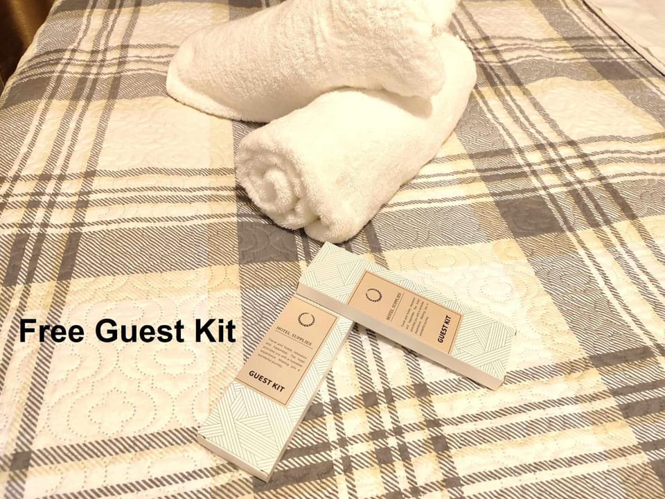 Bed, towels
