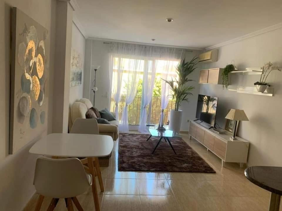 El balcón de Alexia, 5 minutos del aeropuerto Apartment in Valencian Community