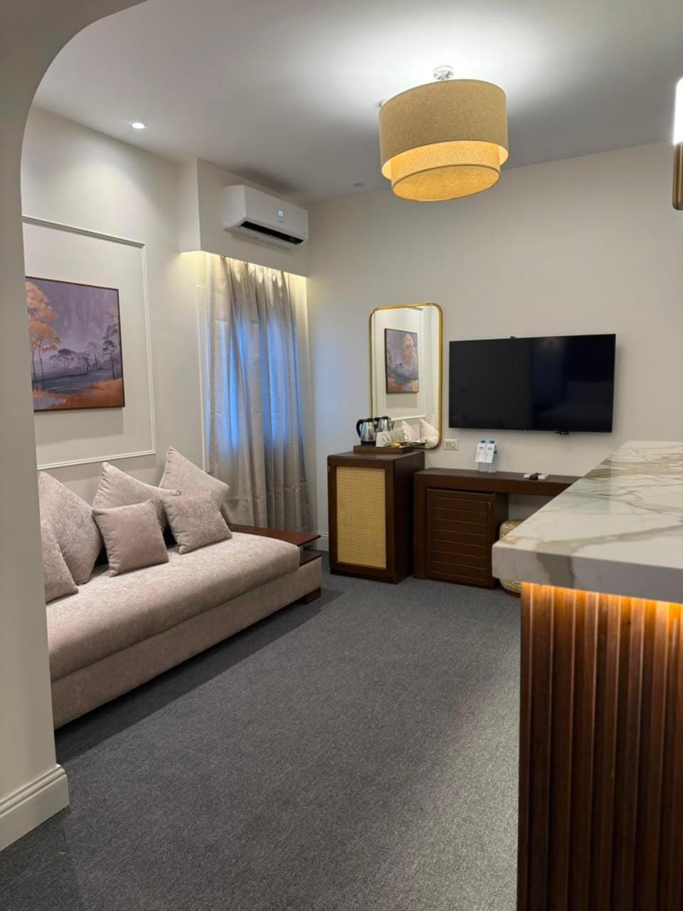 TV and multimedia, Seating area, air conditioner