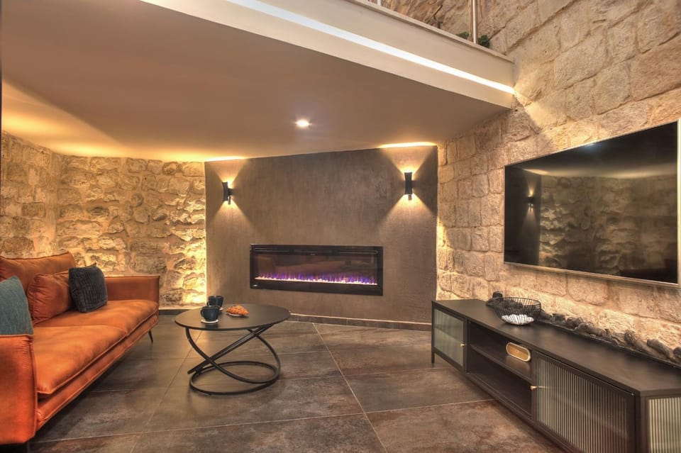 TV and multimedia, Seating area