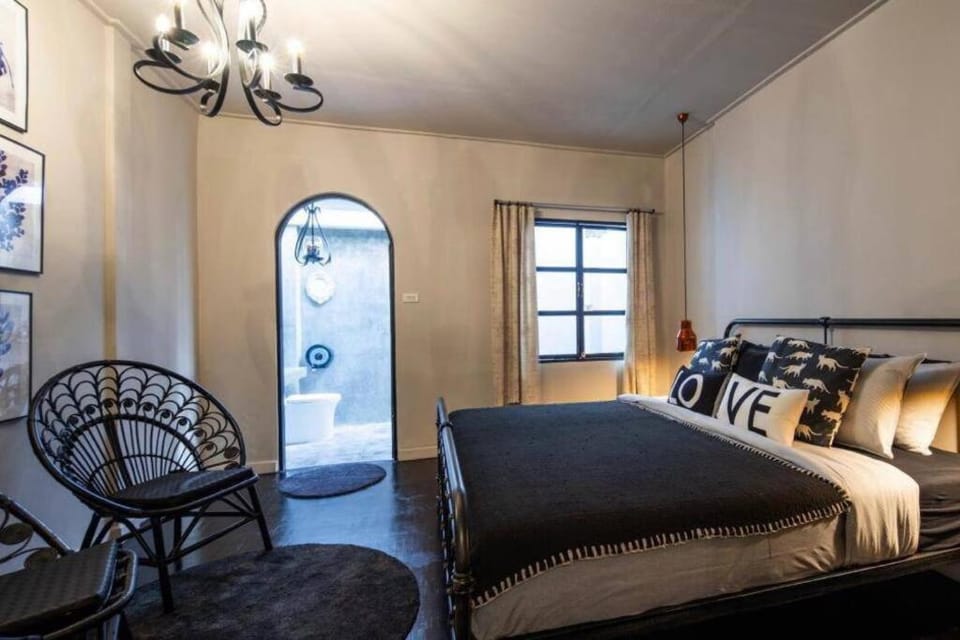 Beautiful 3 Bedroom Baroque House near Asoke BTS Villa in Bangkok