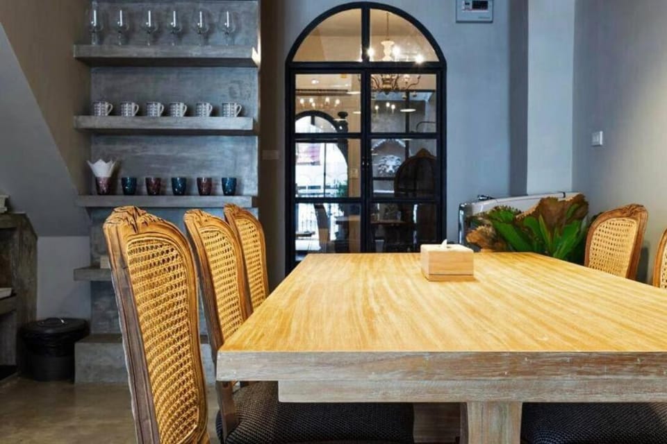 Beautiful 3 Bedroom Baroque House near Asoke BTS Villa in Bangkok