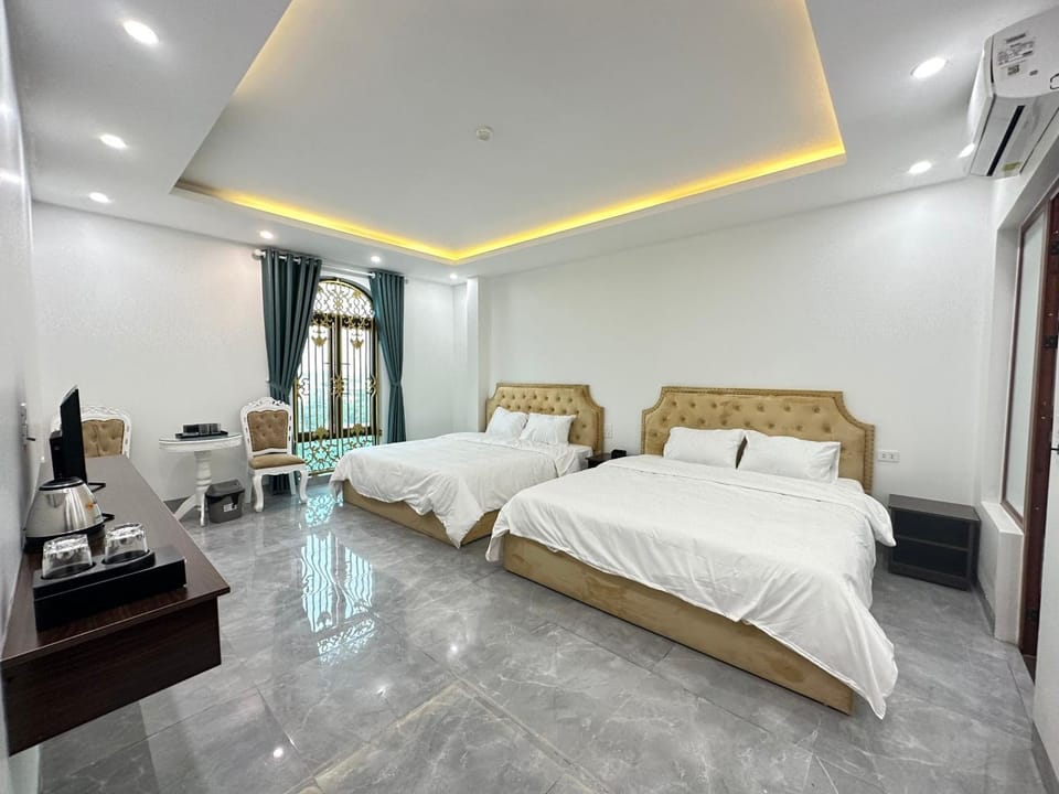 Bed, TV and multimedia, Photo of the whole room, Seating area, Bedroom