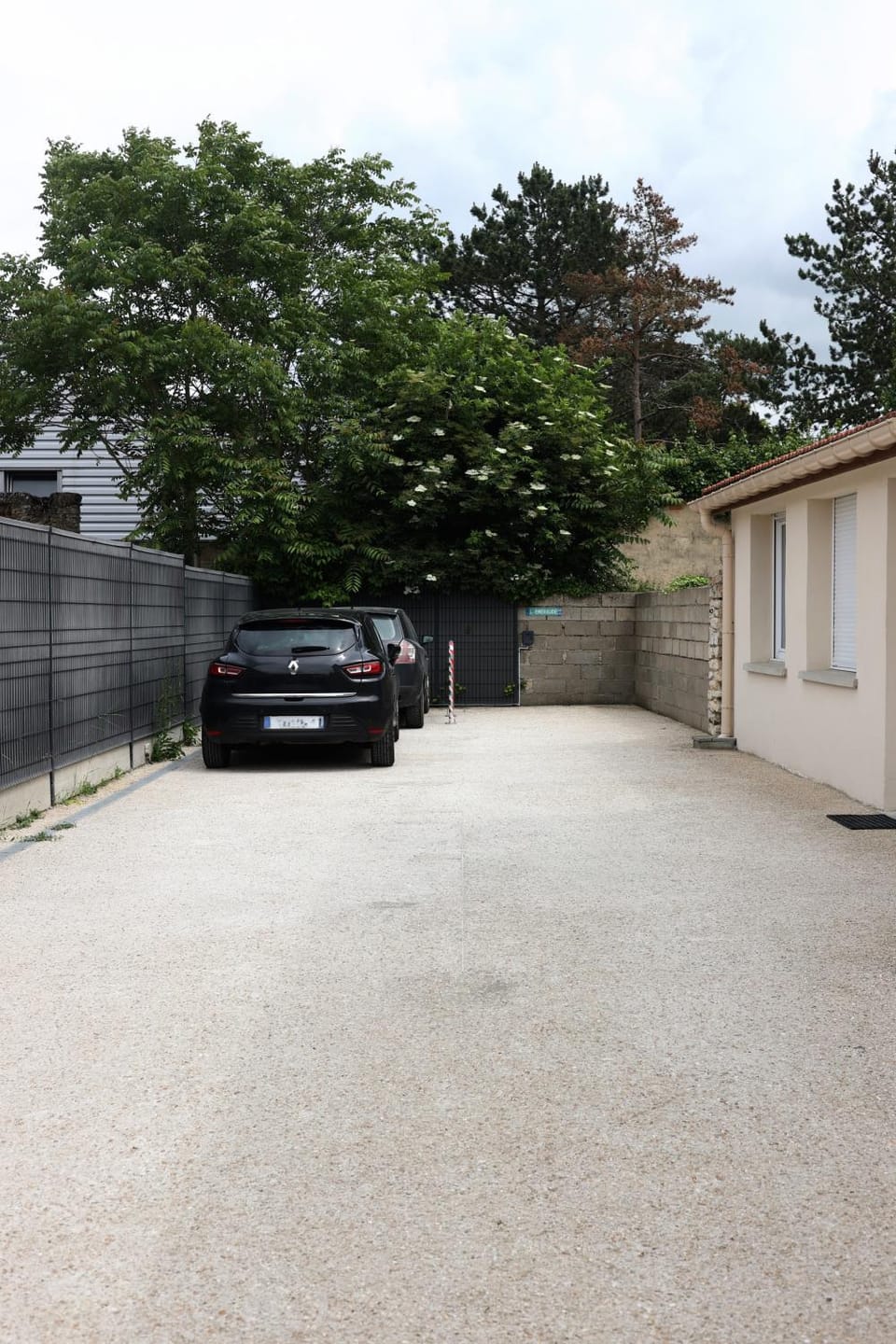 Property building, Text overlay, Parking