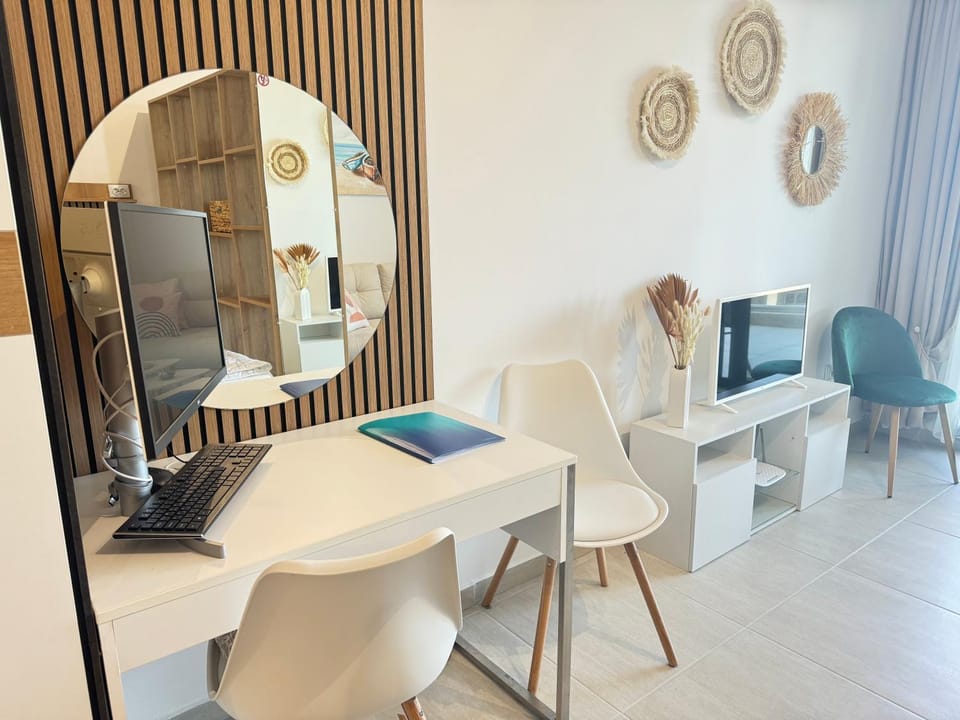 TV and multimedia, Seating area