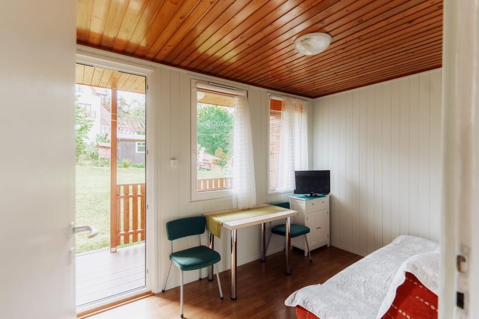 Bed, TV and multimedia, Photo of the whole room