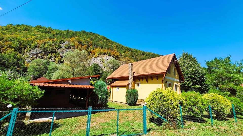 Property building, Natural landscape, Mountain view