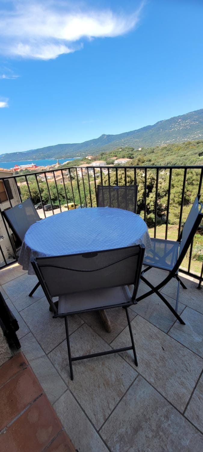 Natural landscape, View (from property/room), Balcony/Terrace, Seating area, Dining area, Mountain view, Sea view