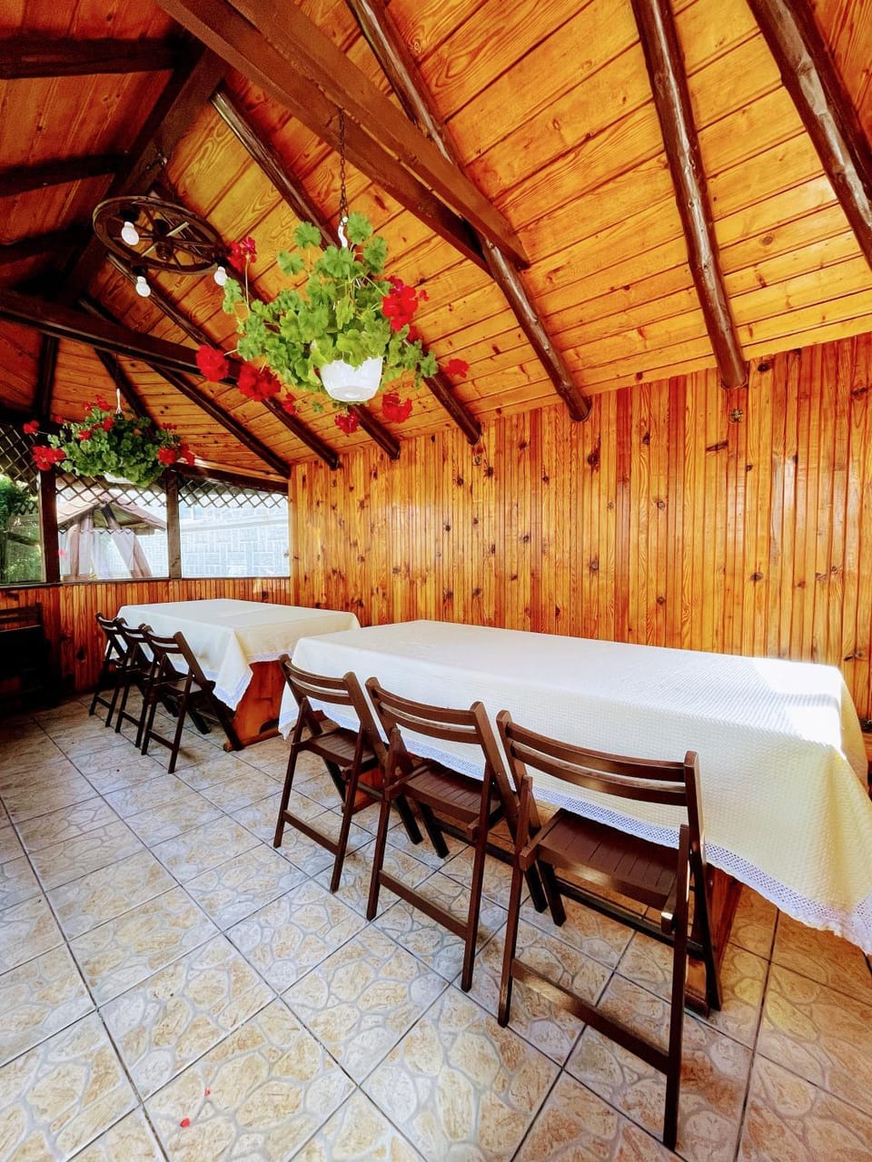 Restaurant/places to eat, Dining area