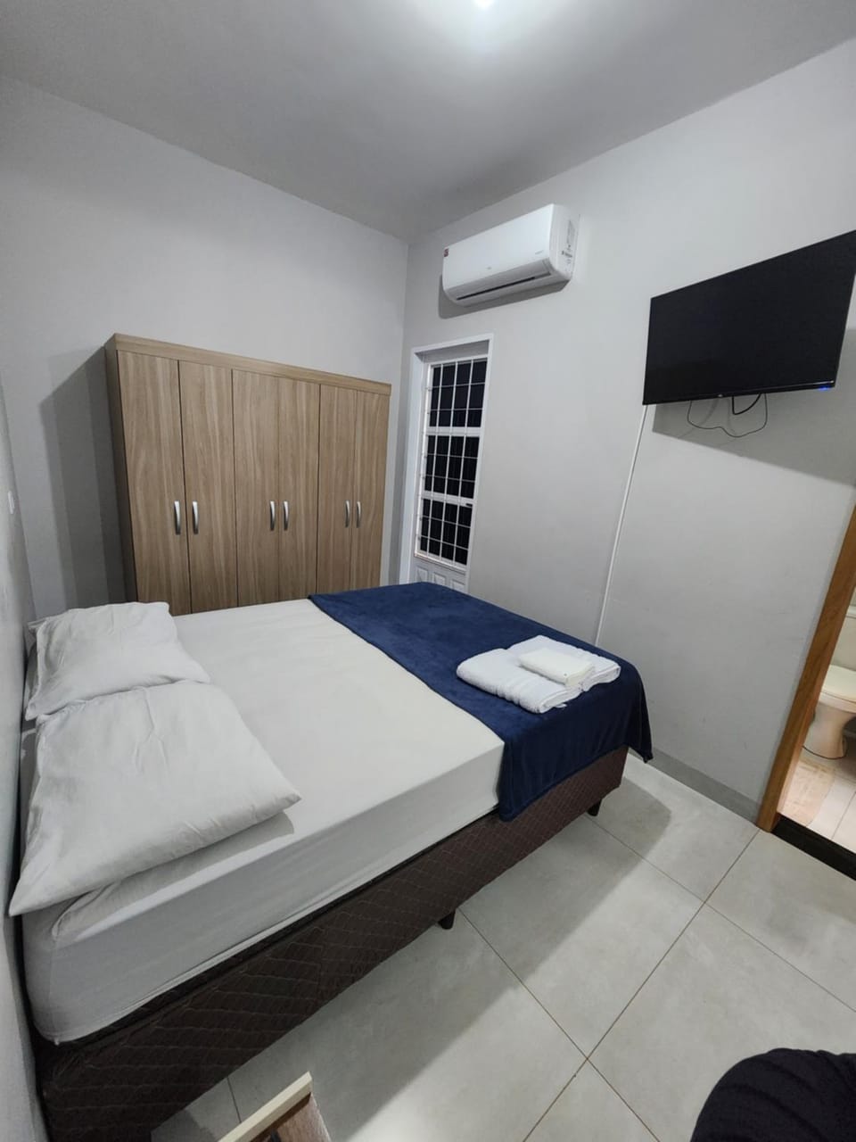 Bed, TV and multimedia, Bedroom, air conditioner