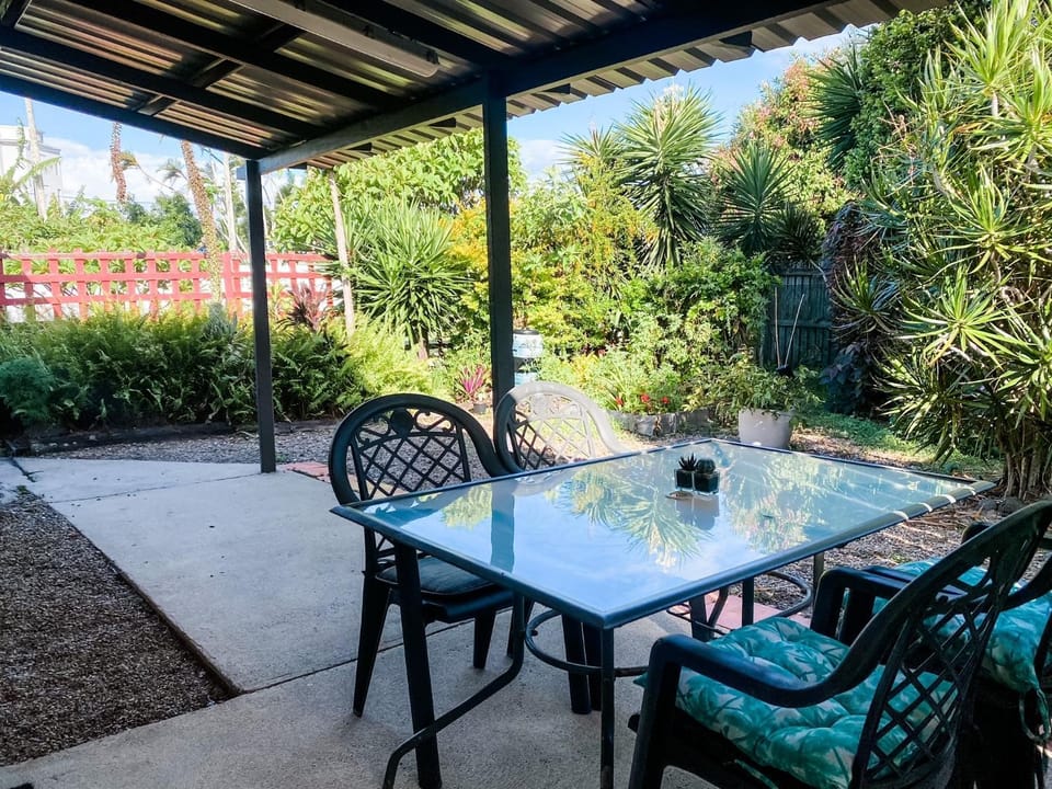 Beachside Units in the heart of Bargara Apartment in Bargara