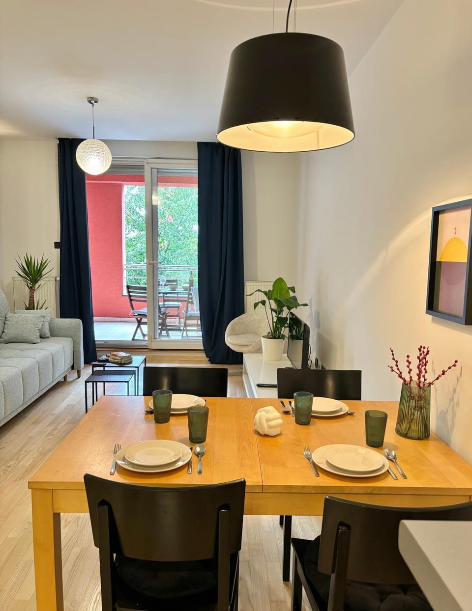 TV and multimedia, Living room, Dining area