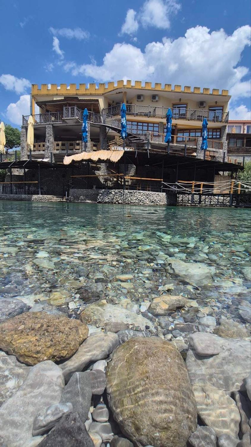 Castle waterfront apartments Apartment in Podgorica Municipality, Montenegro