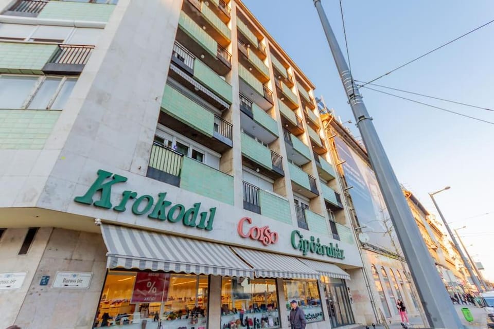 B20 Keleti Sunrise Panoramic Apartment in Budapest