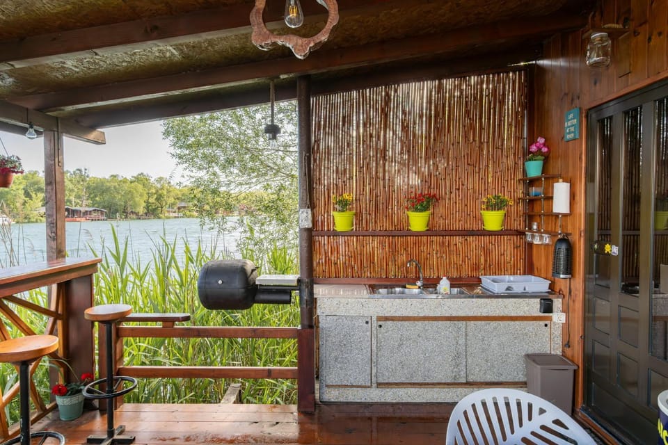 Bamboo River House House in Ulcinj Municipality