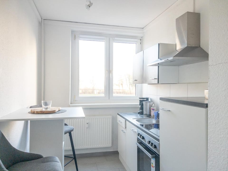 Kitchen or kitchenette, Dining area, oven, stove