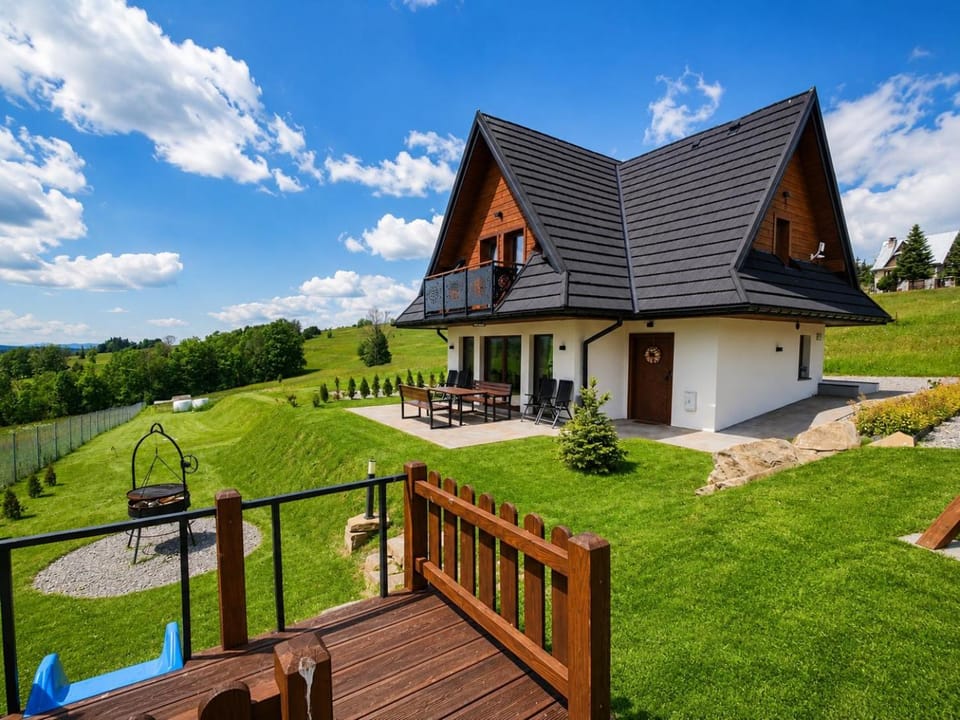 Property building, Natural landscape, Garden