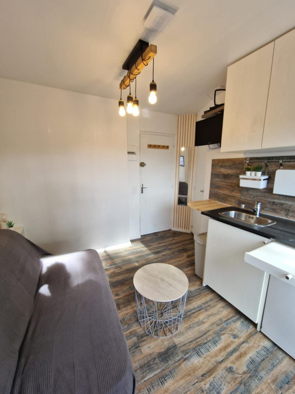 Les sablettes front de Mer Tour Fernand pouillon provence plage Apartment in La Seyne-sur-Mer